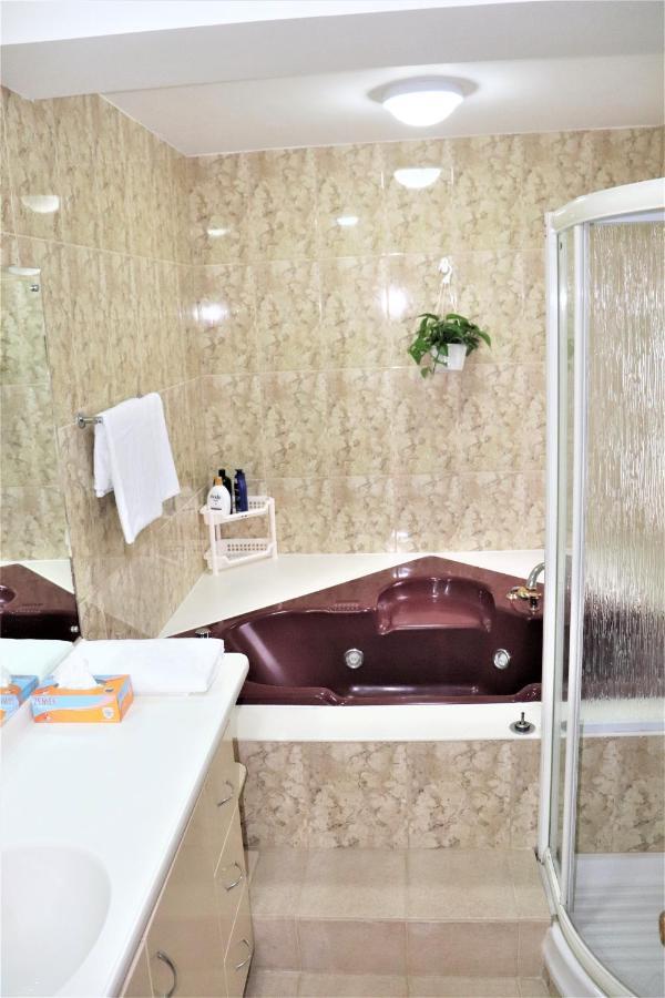 Mtr Tung Chung Near Airport Apartment, City Getaway, Pa Mei Village Tung Chung Hongkong Exteriör bild